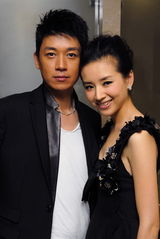 组图：董洁潘粤明昔日羡煞旁人的恩爱瞬间