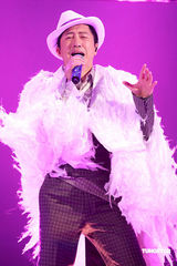 幻灯：庾澄庆个唱张学友助阵 与周秀娜贴身热舞