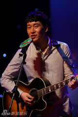 幻灯图：高校辩论大赛启动 明星学子齐迎世博