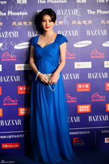 组图：群星亮相BAZAAR明星慈善夜红毯星光熠熠