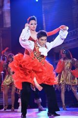 组图：苏永康与《舞林大会》女主持共舞