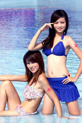 组图：南国标准美女赛 选手清凉外拍显凹凸身材