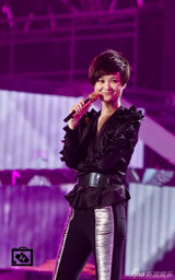 组图：李宇春生日策划 七年生日Live的六种色彩