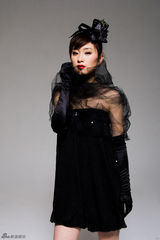 高清组图：葛梦娇入围先声夺金33强 杂志大片曝光