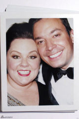 组图：金球奖后台大头照 获奖者卖萌开心留影