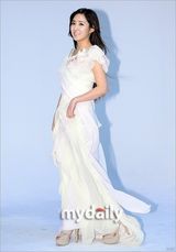 组图：韩棒球女神崔熙拍写真宣传新节目