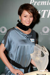 幻灯图：梁咏琪优雅装扮现身 知性气质不失妩媚