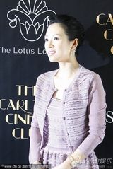 高清组图：章子怡宣传《最爱》 紫色蕾丝装恬静优雅