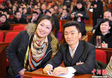组图：周星驰彭丹王宝强等众星现身地方两会