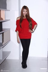 组图：伊林新春开工团拜 蔡淑臻李沛旭情侣档同台