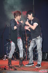 组图：杨千霈自由发挥将主持金曲星光