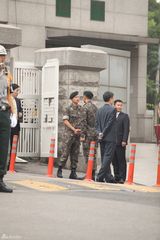 独家高清：Rain退伍行军礼哽咽 多国粉丝迎接