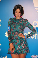 组图：韩女团2NE1想交香港男友 陈奕迅接受批评