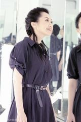 高清图：许晴拍摄全新广告 优雅知性气质非凡