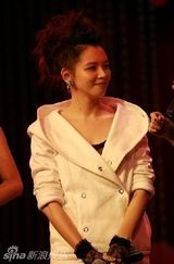 幻灯图集：《全城热恋》首映庆典 四美女争奇斗艳