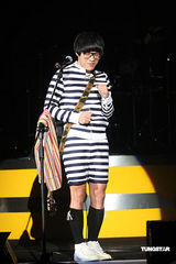 幻灯：卢广仲台北激情开唱 与歌迷共度摇滚圣诞