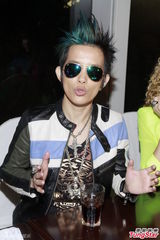 潘美辰与绯闻女友对唱 否认同性恋目前单身(图)