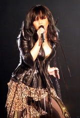 幻灯：张惠妹上海演唱会 化身阿密特主打摇滚风