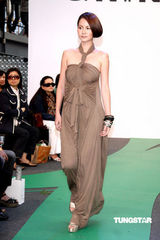 组图：蔡淑臻化身花神 身材曼妙分享走秀感受