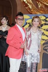 组图：榜中榜小贝贴面女主播 EXO-M西装俊朗