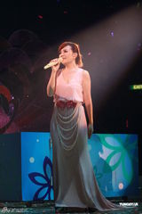 组图：梁静茹演唱会落幕 与表哥同台合唱