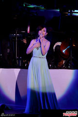 组图：邓丽君纪念演唱会 钟镇涛周杰伦登台