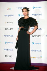 组图：众星亮相韩国百想艺术大赏