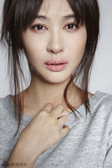 组图：李菲儿清暖素颜写真洒泪惹人怜