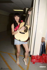 幻灯图：古巨基出席活动绯闻女友到场 官恩娜出书