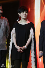 组图：孙俪为《甄嬛传》造势 造型多变赶场忙