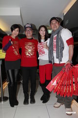 组图：《我爱HK》票房过千万 麦长青黄智雯等谢票