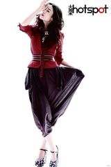 幻灯图集：小宋佳登杂志封面 优雅演绎多面娇娃