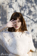 组图：金莎拍日式写真 返璞归真展文艺气质