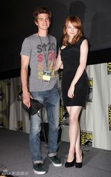 高清组图：新蜘蛛侠安德鲁和女主角艾玛-斯通亮相