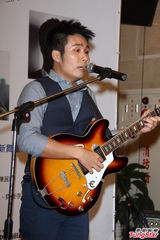 组图：担心盲胞舞台消失 萧煌奇站台送暖