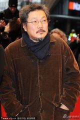 组图：韩国影片《惠媛》首映 郑恩彩展熟女气质