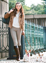 组图：日本模特宫田聪子示范89款秋季服饰搭配