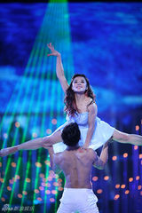 组图：《舞出》冠军刘璇韩艺博高难度动作集锦