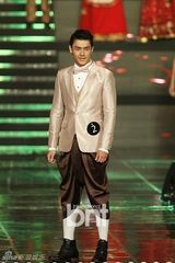 组图：韩国2013亚洲模特颁奖典礼精彩时尚秀