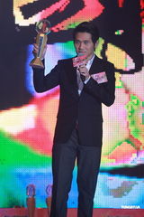 高清组图：2010新城国语力颁奖礼男歌手现场秀