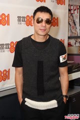 组图：许志安求婚要有惊喜 郑秀文独爱肌肉安仔