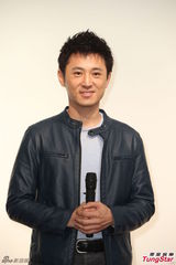 组图：《满月酒》归亚蕾再演“柜儿母”