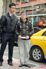 组图：台艺人徐风追思会 好友张菲余天现身致意