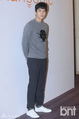 组图：2AM赵权帝国之子金桐俊等亮相时尚活动