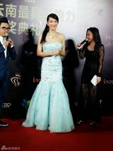 组图：孟广美领衔秋日性感尽展傲人身材