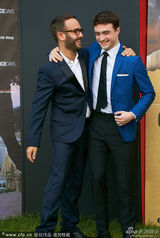 组图：《杀死汝爱》首映 丹尼尔正装显帅气