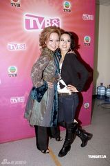 高清图：容祖儿等录节目 阿娇(钟欣桐)阿Sa(蔡卓妍)合体献唱