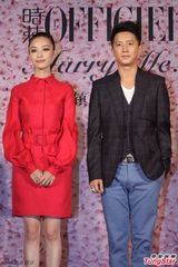 组图：倪妮红裙装亮相活动拒回应签约事宜