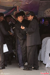 组图：胡瓜母亲告别式 张菲高凌风现身哀悼