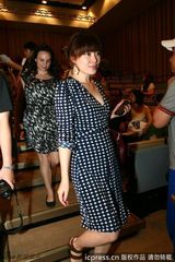 组图：段奕宏婚后首次携妻子公开露面 助阵戏剧节